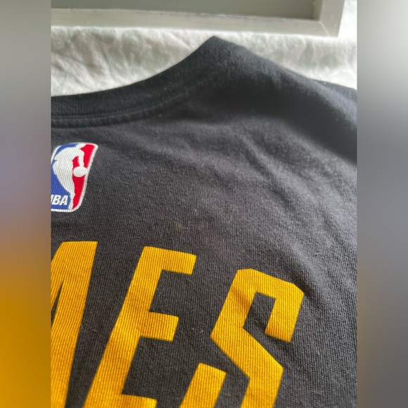 The Nike Tee Athletic Cut Dri-fit Cavaliers LeBron James 23 Jersey shirt Size L - Picture 8 of 8